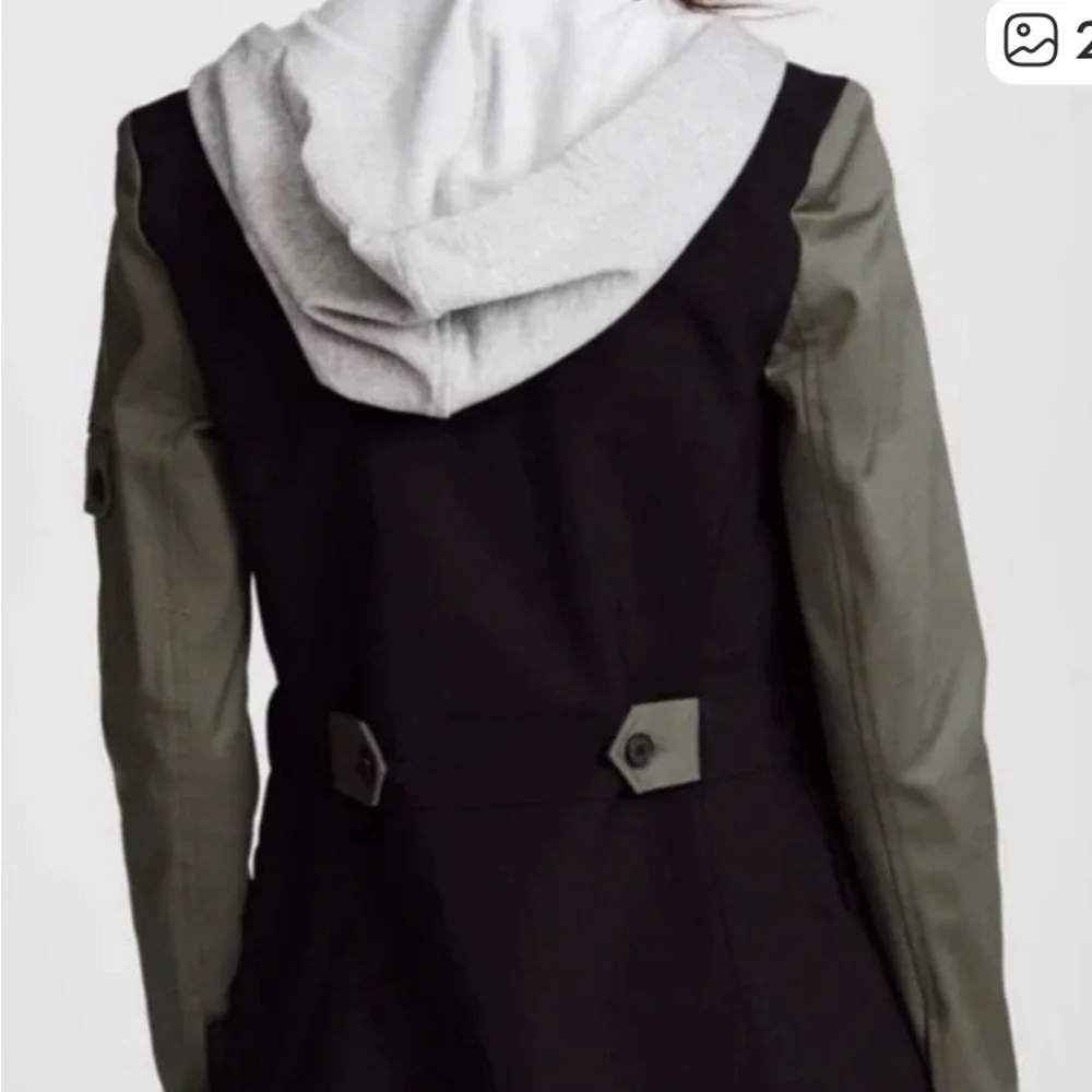 Veronica Beard army blazer with zip-in grey hoodie dickie, size 8 - Picture 2 of 12